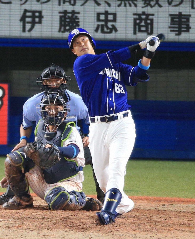 【画像・写真】中日・堂上が抹消　右肩の腱板不全損傷　28日試合中のスイングで痛み