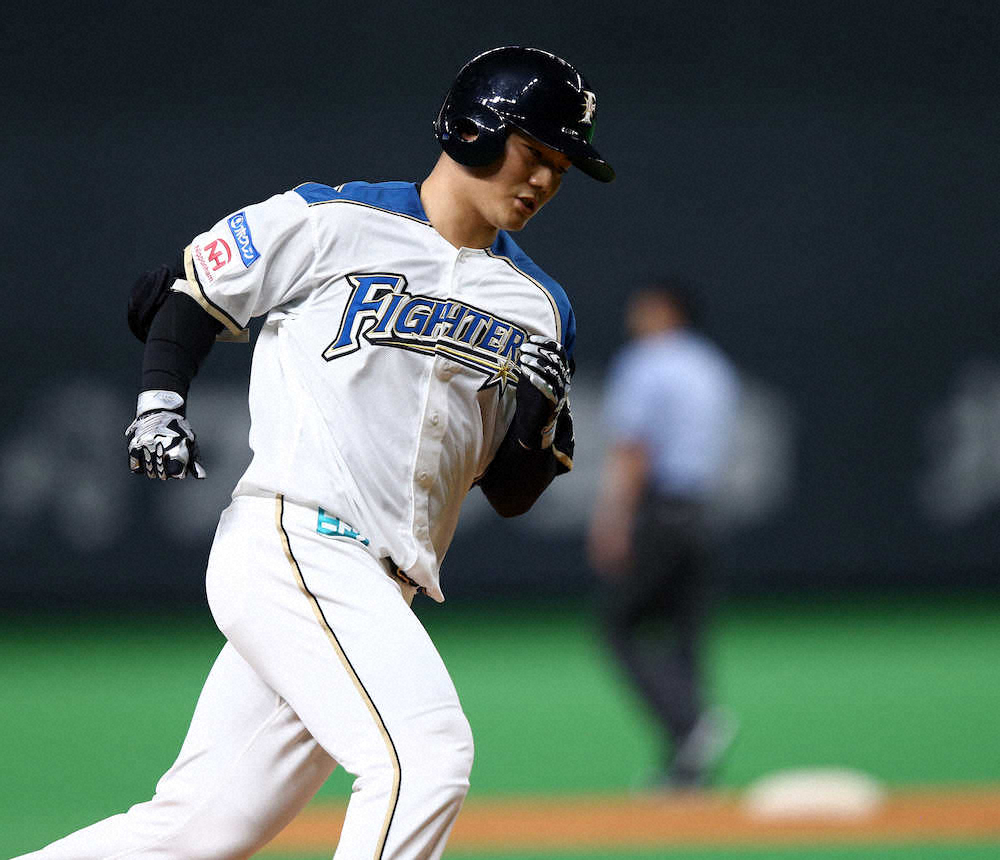 【画像・写真】日本ハム・清宮　反撃の今季1号2ラン　野村との「NKアベック弾」で勝利に貢献