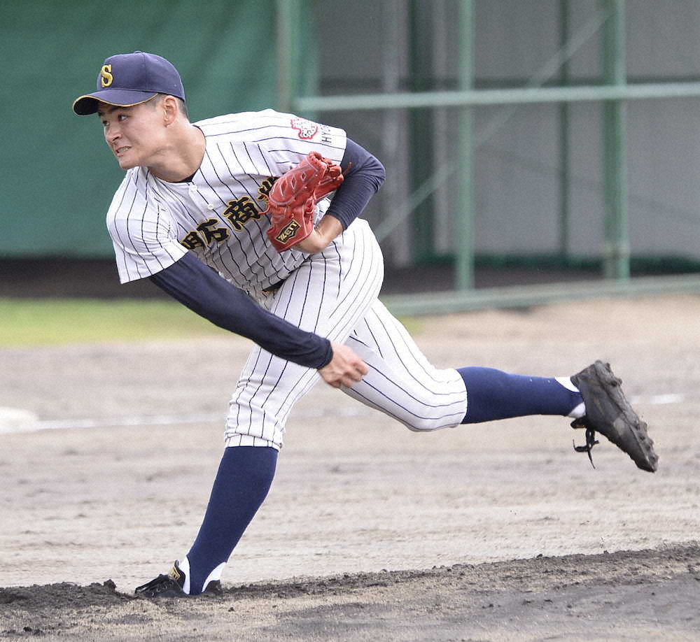 【画像・写真】明石商・中森、好救援3回無失点　前日の智弁和歌山戦に続く圧巻投球