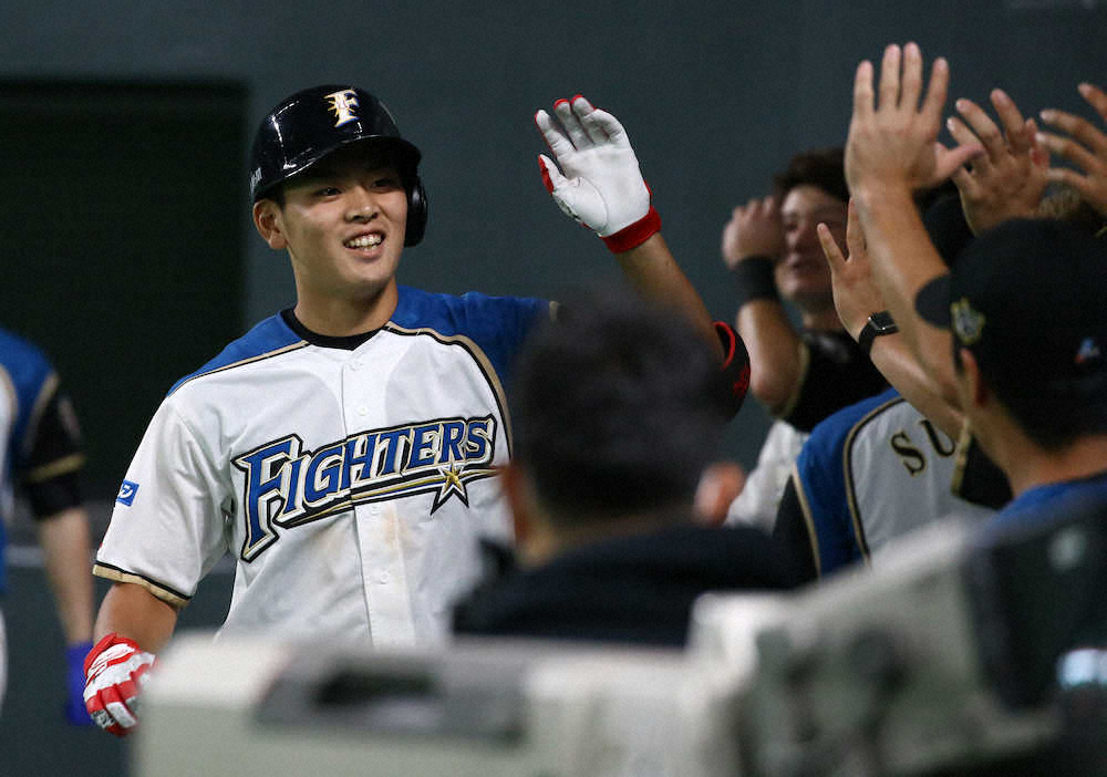 【画像・写真】日本ハム・野村がプロ2号「自分のスイングで捉えることができた」、先発・河野は4回3失点降板