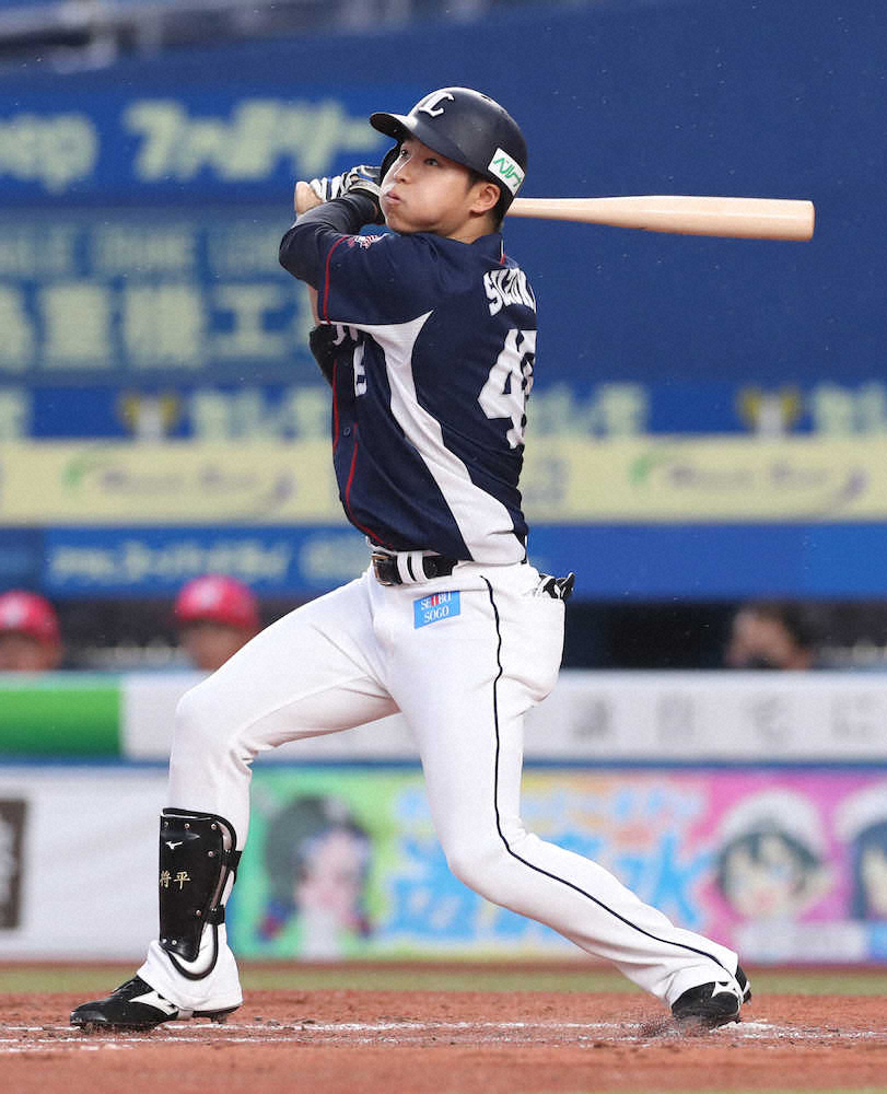 【画像・写真】西武・鈴木　プロ初の長打は“幸運”の右前三塁打「これからもいい内容を」
