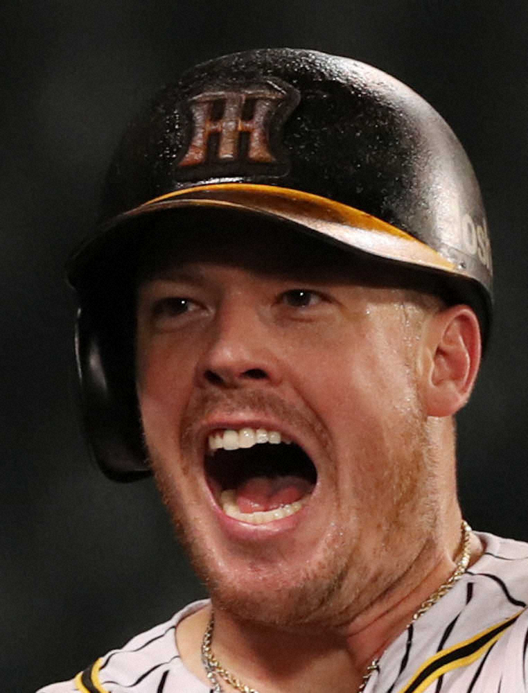 【画像・写真】阪神・ボーアの心配事「ハイタッチしたら、くっついちゃう」