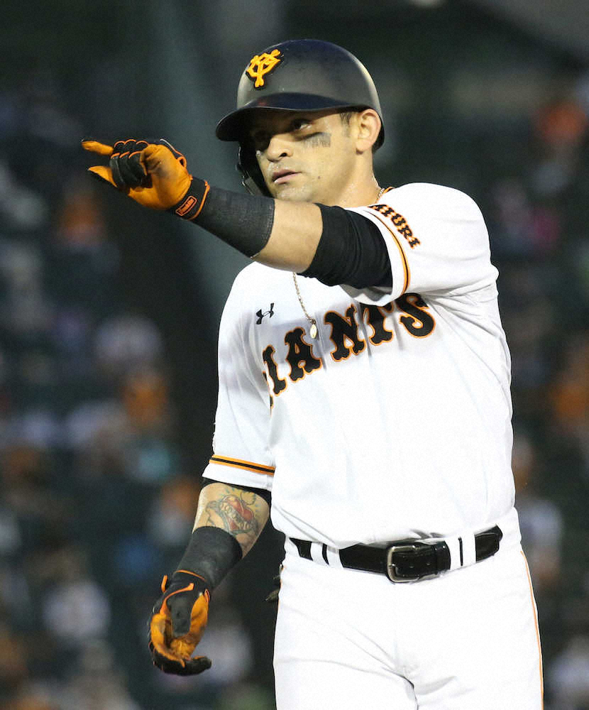 【画像・写真】巨人　有観客初戦　控えめ応援も「シャークダンスはOKですよー！」