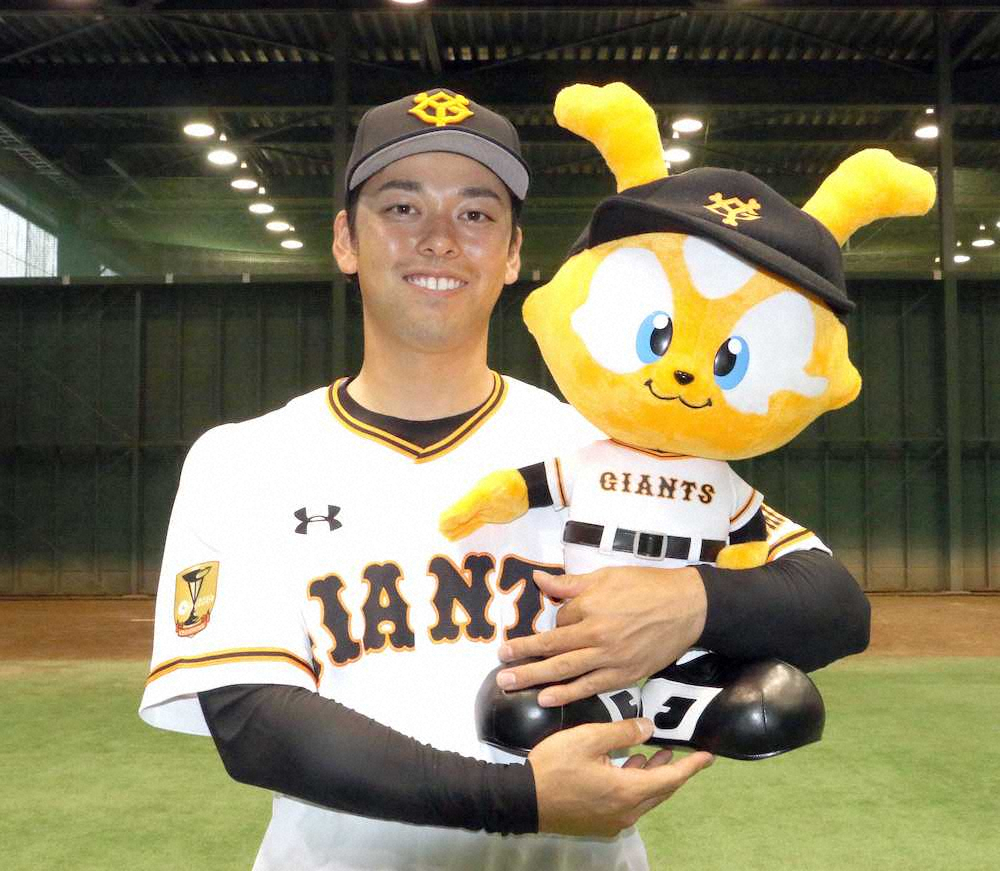 【画像・写真】楽天からトレードで巨人に加入した高梨