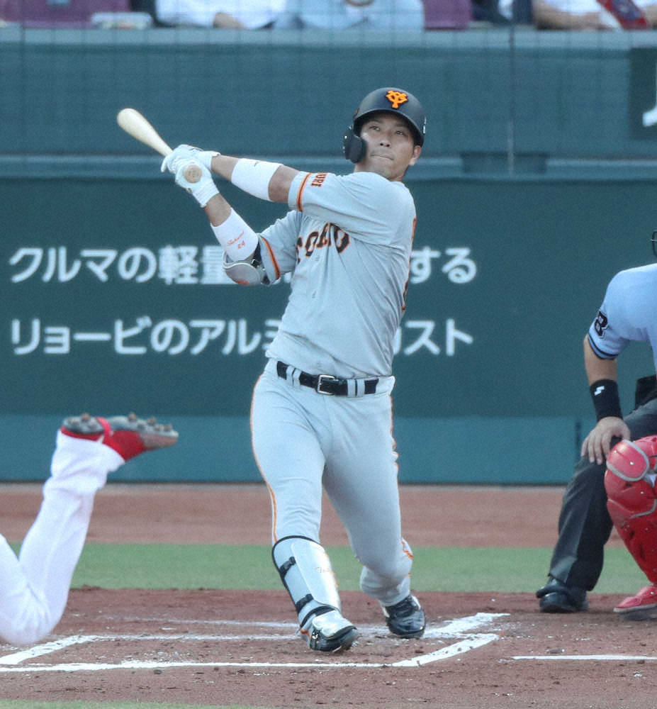 【画像・写真】巨人・大城、初回に待望1号2ラン　今季初勝利目指すメルセデスを援護「CCのために打ちました」