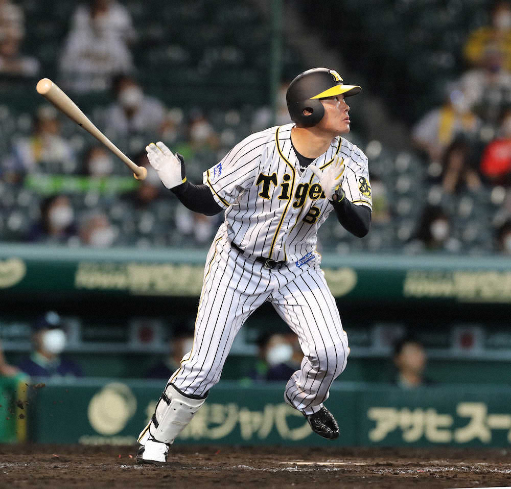 【画像・写真】球界最年長の阪神・福留　代打同点打から決勝2ラン　元気な43歳、6年ぶり中堅守備も万全