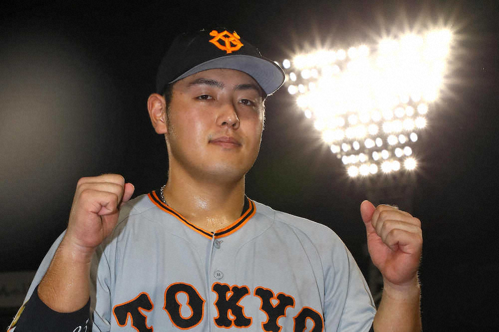 【画像・写真】巨人・岡本　9回2死から決勝弾！増田大の“神走塁”に感謝「すごい気楽に打席に立てました」
