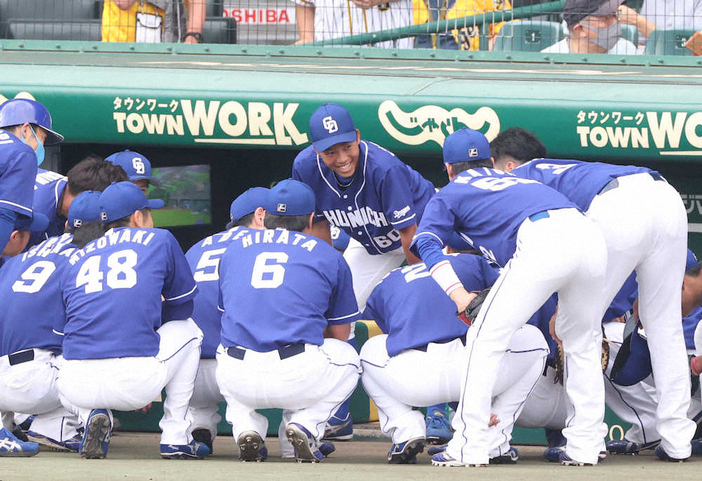 【画像・写真】中日ドラ5・岡林　甲子園で1軍デビュー、初打席は内野ゴロ　初安打はお預け「緊張はしませんでした」