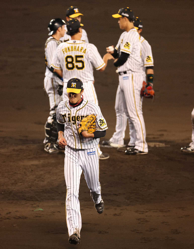 【画像・写真】阪神　藤浪は7回途中4失点で無念の降板　スタンドからは拍手