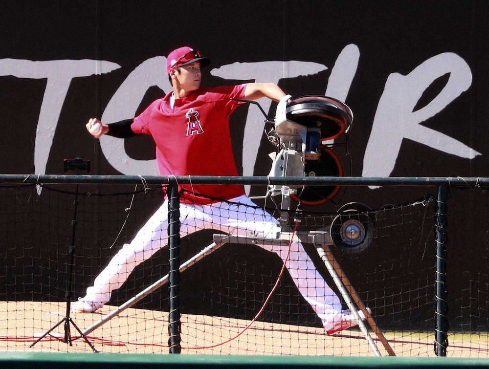 【画像・写真】いよいよ開幕「SHOTIME」！エンゼルス・大谷　シフト破り痛烈打締め！初戦は「3番・DH」濃厚