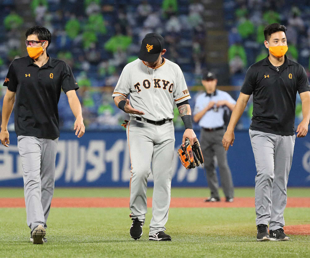 【画像・写真】巨人・パーラ　ベンチメンバー外れる、前日2回、右腰違和感で途中交代