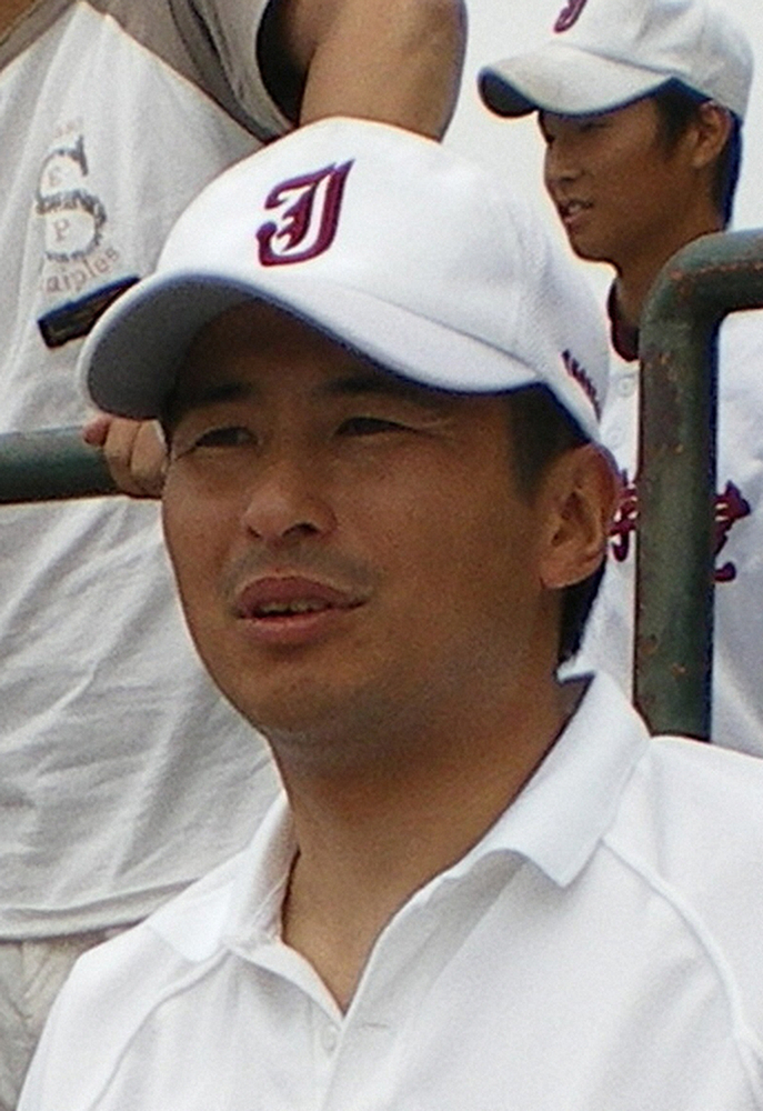 【画像・写真】常総学院　OBの島田直也投手コーチが監督昇格へ