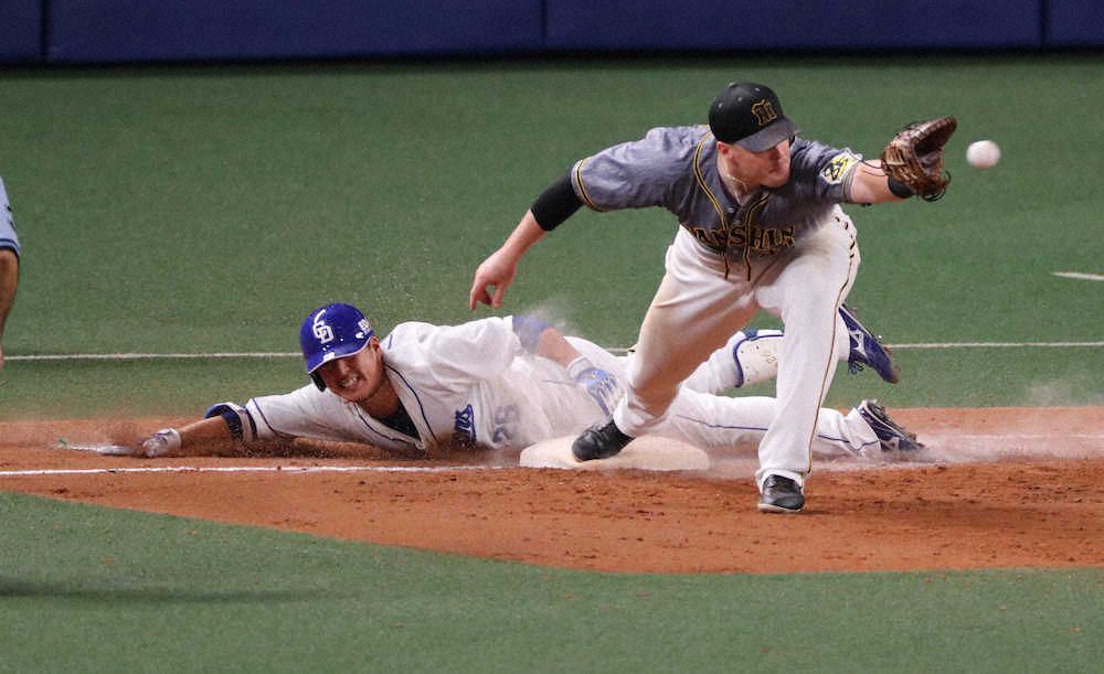 【画像・写真】中日　井領の「セノビ―」で勝った？　身長173センチ、背伸びしてヘッスラが決勝打