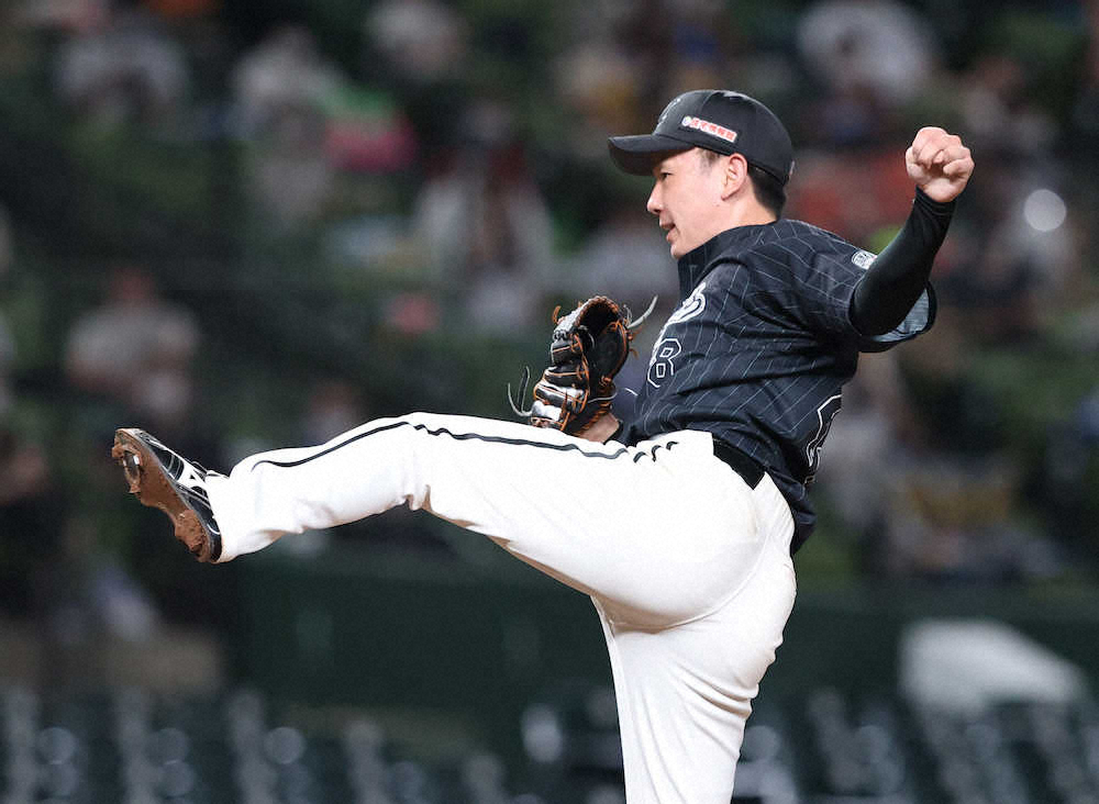 【画像・写真】＜西・ロ＞力投するロッテ先発の中村稔（撮影・小海途　良幹）