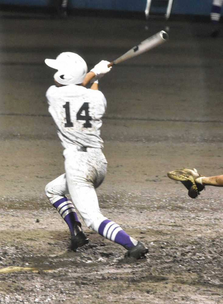 【画像・写真】昭和第一学園　タイブレーク10回に9得点、3年生が意地　4時間の死闘制した