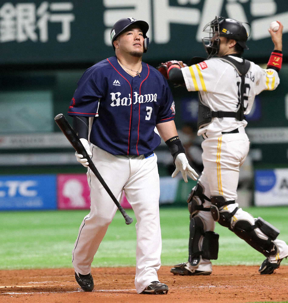 【画像・写真】＜ソ・西＞8回無死二塁、三振に倒れた山川（撮影・中村達也）