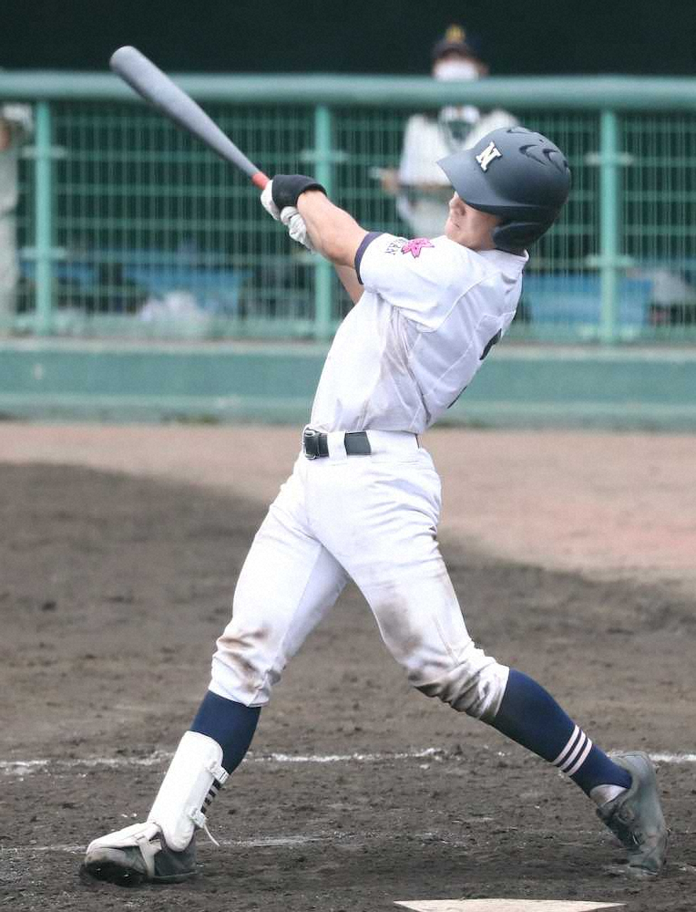 【画像・写真】日大豊山・高野　高校初本塁打が特大3点弾「ビックリ　あんなに飛ぶとは」