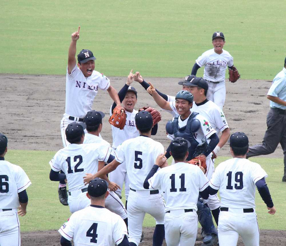【画像・写真】宮崎日大、5年ぶり優勝　岩崎が投打に大車輪2失点完投＆5打点　母・尚子さん「一番の親孝行」