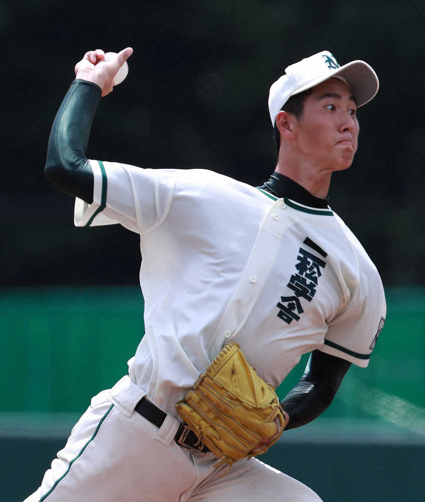 【画像・写真】プロ注目の2メートル右腕、二松学舎大付・秋広　7回3安打完封　自己最速144キロも