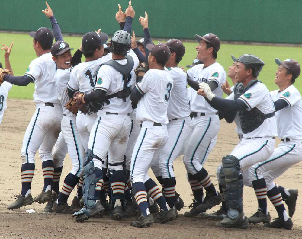 【画像・写真】高川学園　4年ぶりの頂点！1日1000スイング成果出た　9回一挙4点
