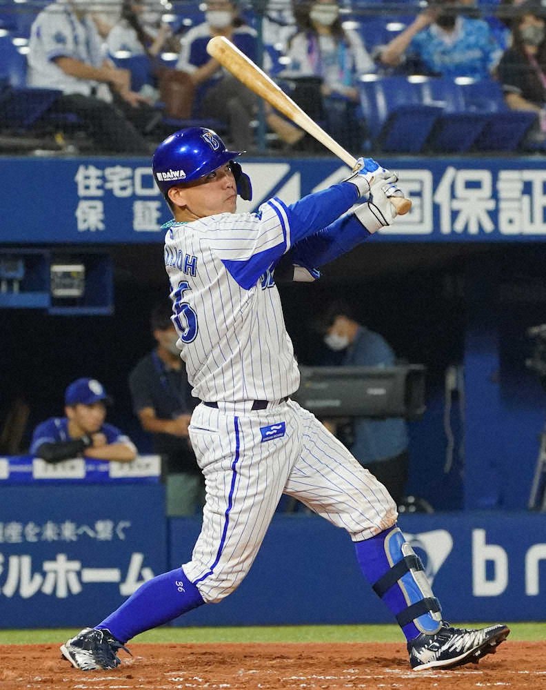 【画像・写真】DeNA・高城　8年間で通算1本塁打の男が水曜日に3週連続アーチ