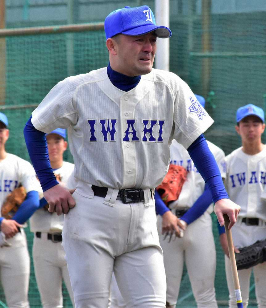 【画像・写真】3月30日の離任式で涙の“ラスト・ノック”をした木村前監督