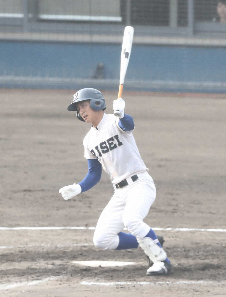 【画像・写真】＜履正社・大阪桐蔭＞2回、無死満塁、左翼線に逆転の3点適時打を放つ履正社・中原　（撮影・成瀬　徹）　