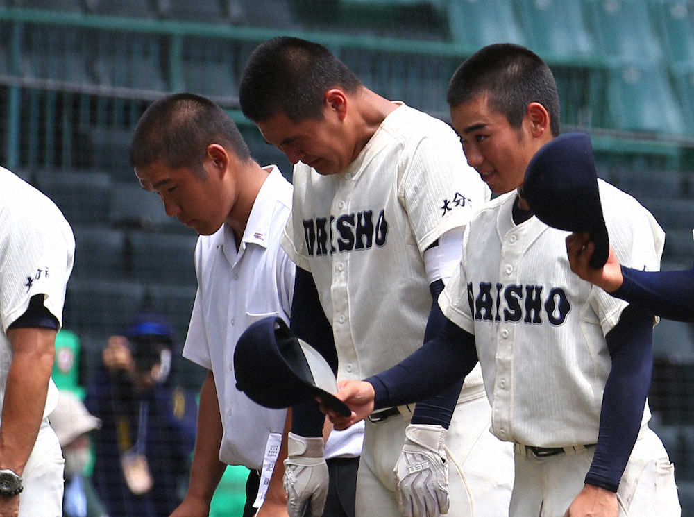 【画像・写真】いつもと違う開会式　花咲徳栄・井上、大分商・川瀬2人そろって選手宣誓　16試合全てが決勝戦