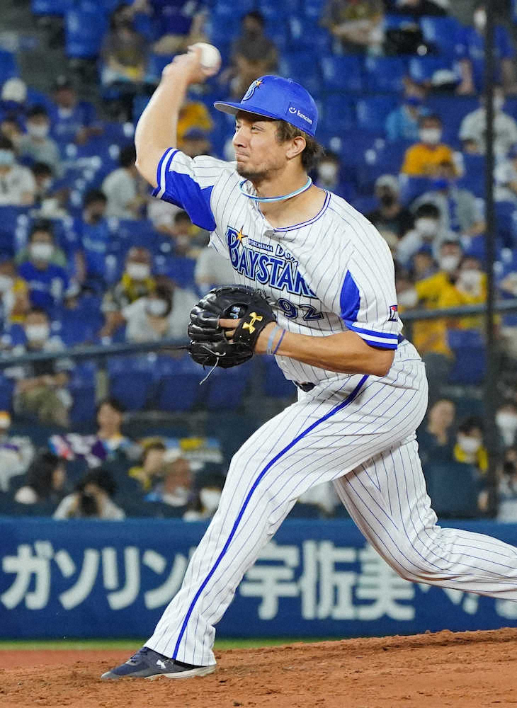 【画像・写真】投げてヨシ！打ってヨシ！DeNA・国吉、球団10年ぶり救援投手が勝利＆V撃