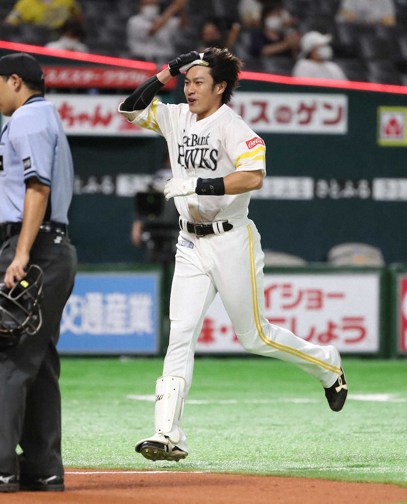 【画像・写真】ソフトB　柳田が右手一本で起死回生の逆転3ラン！オリックスに競り勝ち首位キープ