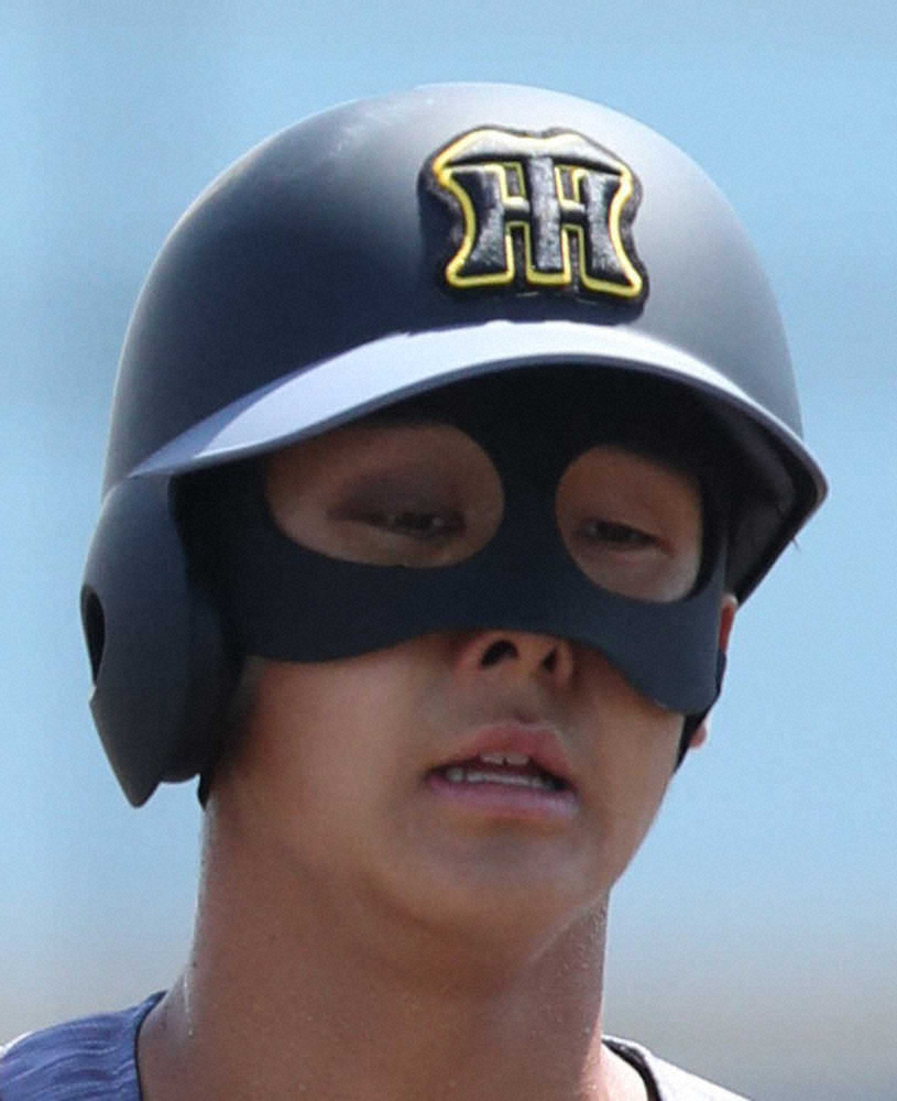 新バットマン出現 鼻骨骨折の阪神 小幡が 鳥谷スタイル のフェースガード装着 スポニチ Sponichi Annex 野球