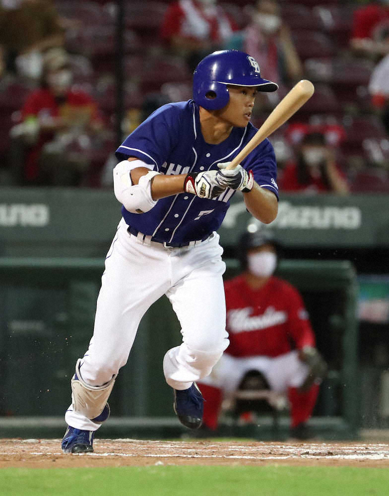 【画像・写真】中日・根尾　五感全て使いプロ初安打「全員に感謝したい」　記念球は心配かけた両親へ