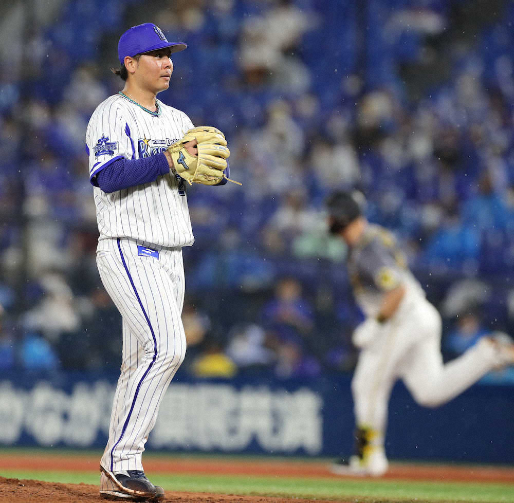 【画像・写真】DeNA浜ちゃん今季ワースト4回6失点KO　4回2者連続弾浴び「一番やってはいけないこと」