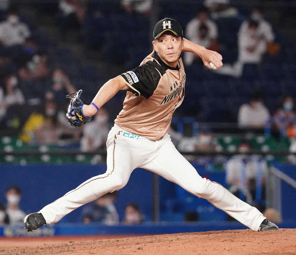 【画像・写真】＜ロ・日＞8回から登板した日本ハム・宮西（撮影・長久保　豊）
