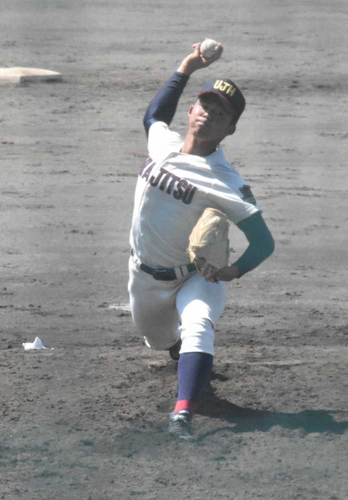 【画像・写真】浦和実、3回戦　豆田は制球面を反省、2回1安打無失点　最速142キロ