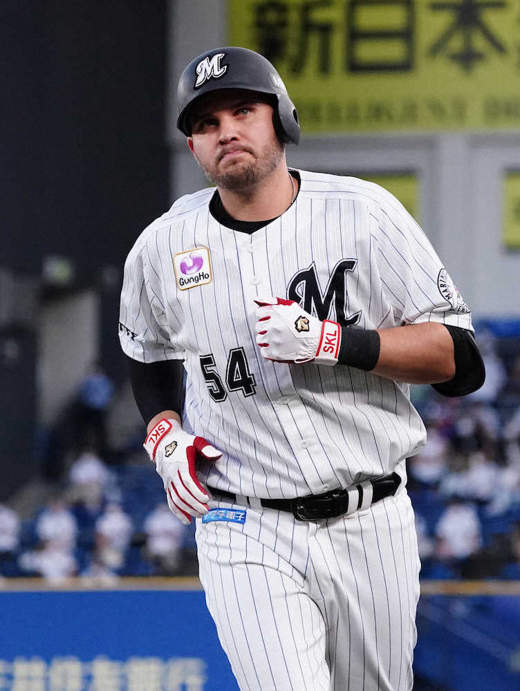 【画像・写真】ロッテ・レアード　腰痛治療のため帰国　井口監督「注射を打ちながらやっていた」