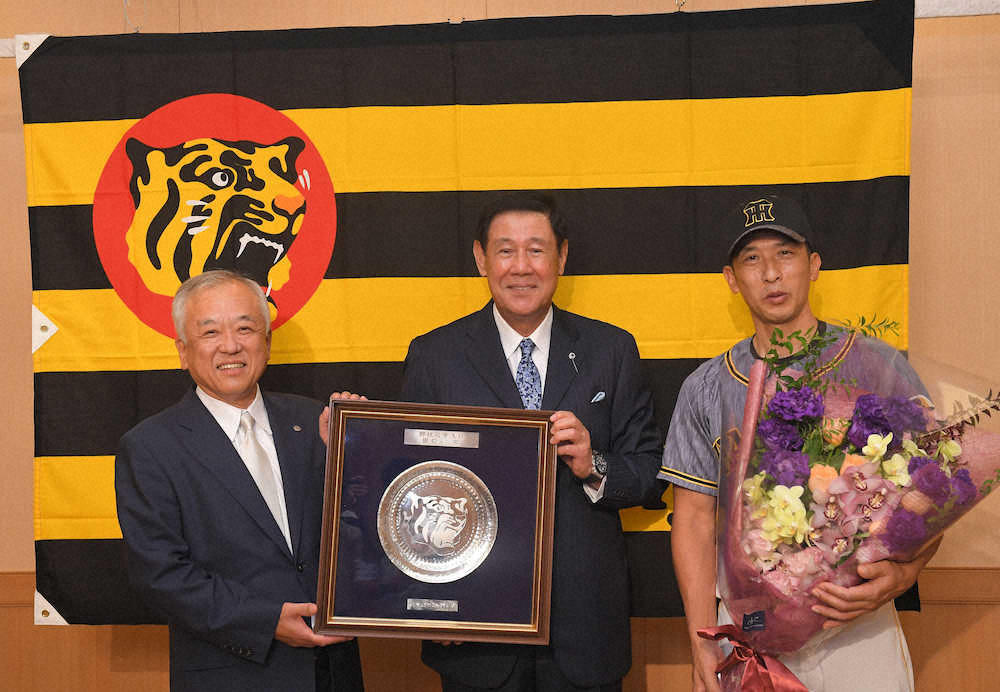 【画像・写真】殿堂入りの田淵幸一氏　阪神からの独自表彰に「心から感謝」