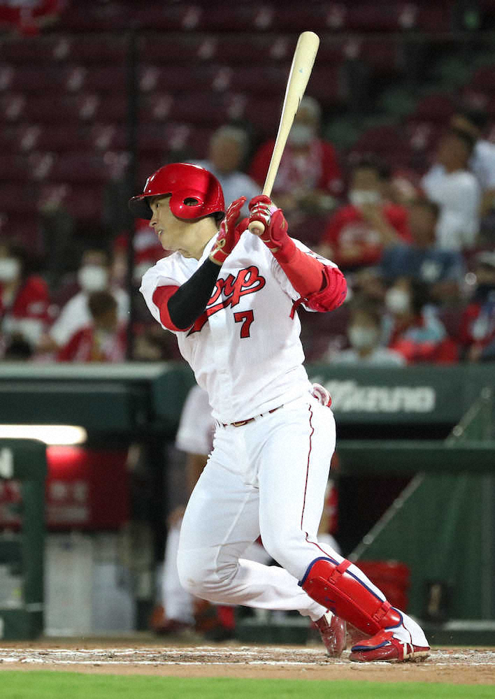 【画像・写真】広島・堂林“大脱出”2点タイムリー　18打席ぶり安打で前日の誕生日自ら祝福