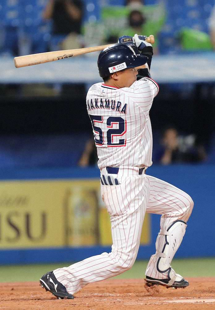 【画像・写真】ヤクルト・中村　今季初出場で適時打「何とか結果を残したかった」ぎっくり腰完治