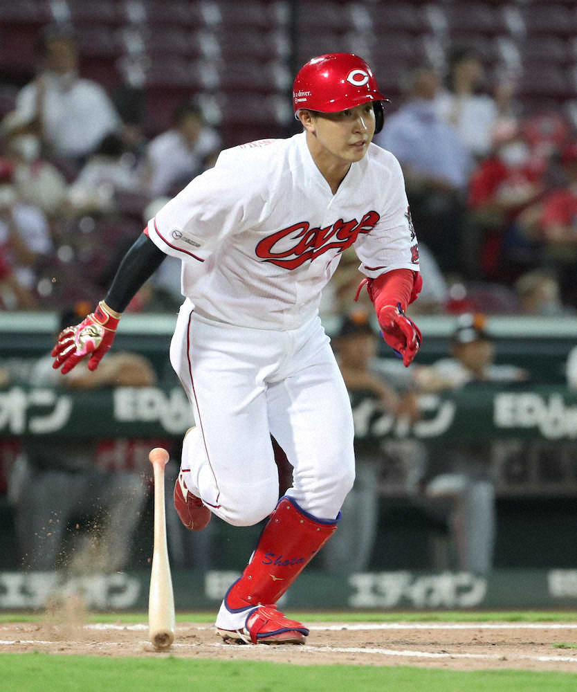 【画像・写真】広島・堂林が4試合連続打点！　巨人左腕・田口のスライダーを一塁強襲二塁打に