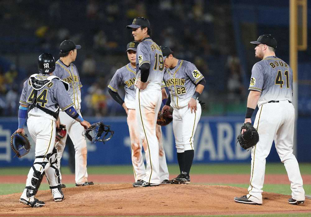 【画像・写真】阪神・藤浪　7回途中4失点で降板　悔しげな表情でベンチへ