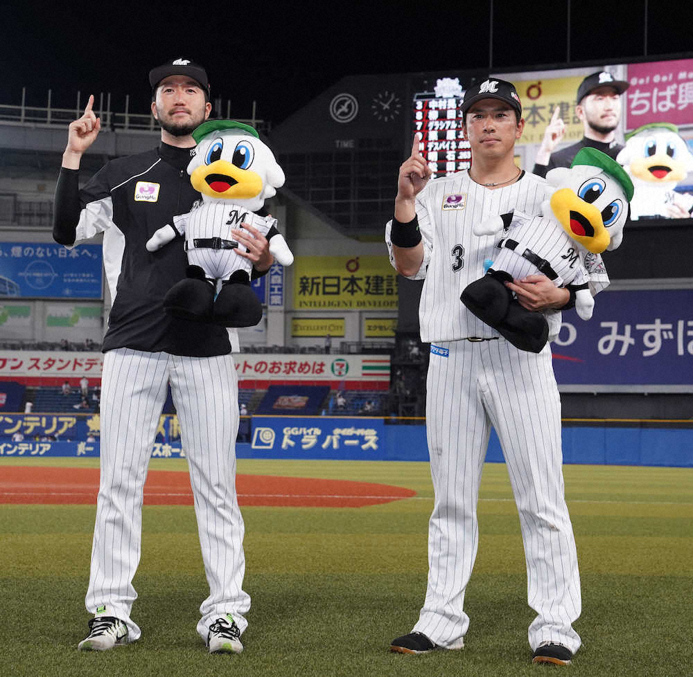 【画像・写真】ロッテ単独首位浮上！石川4勝目「投球は良かった」　勝ち越し打の角中「安田帰って来いよと思って」