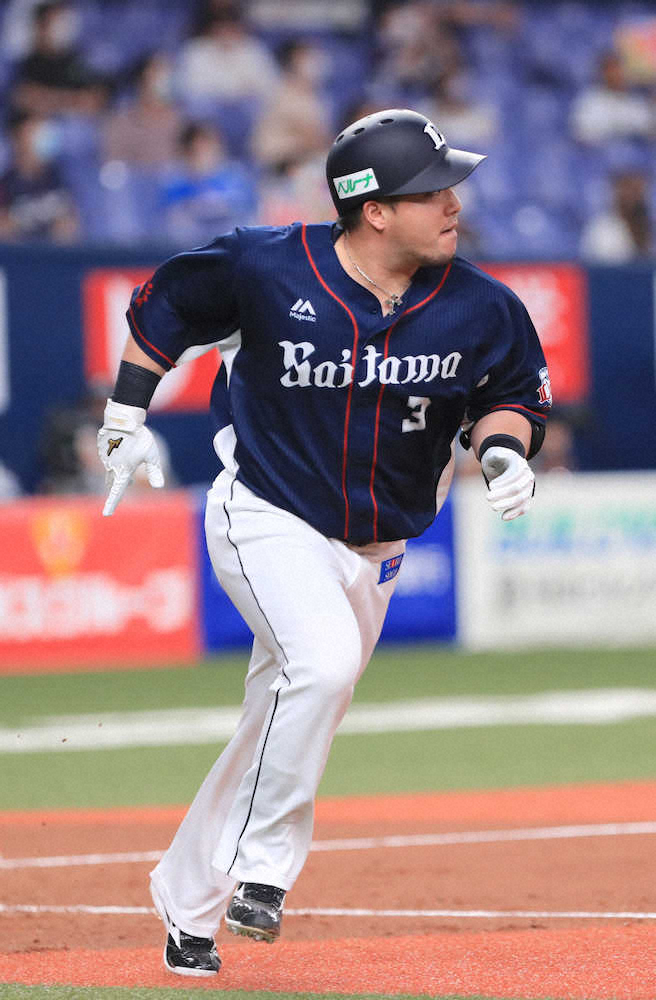 【画像・写真】＜オ・西＞4回2死、西武・山川は中越えに先制弾を放つ（撮影・井垣　忠夫）