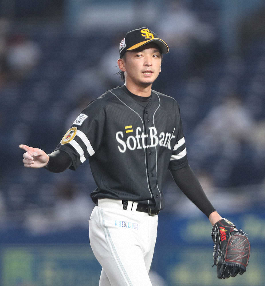 【画像・写真】＜ロ・ソ＞初回のピンチを脱したソフトバンクの先発・東浜（撮影・西川祐介）