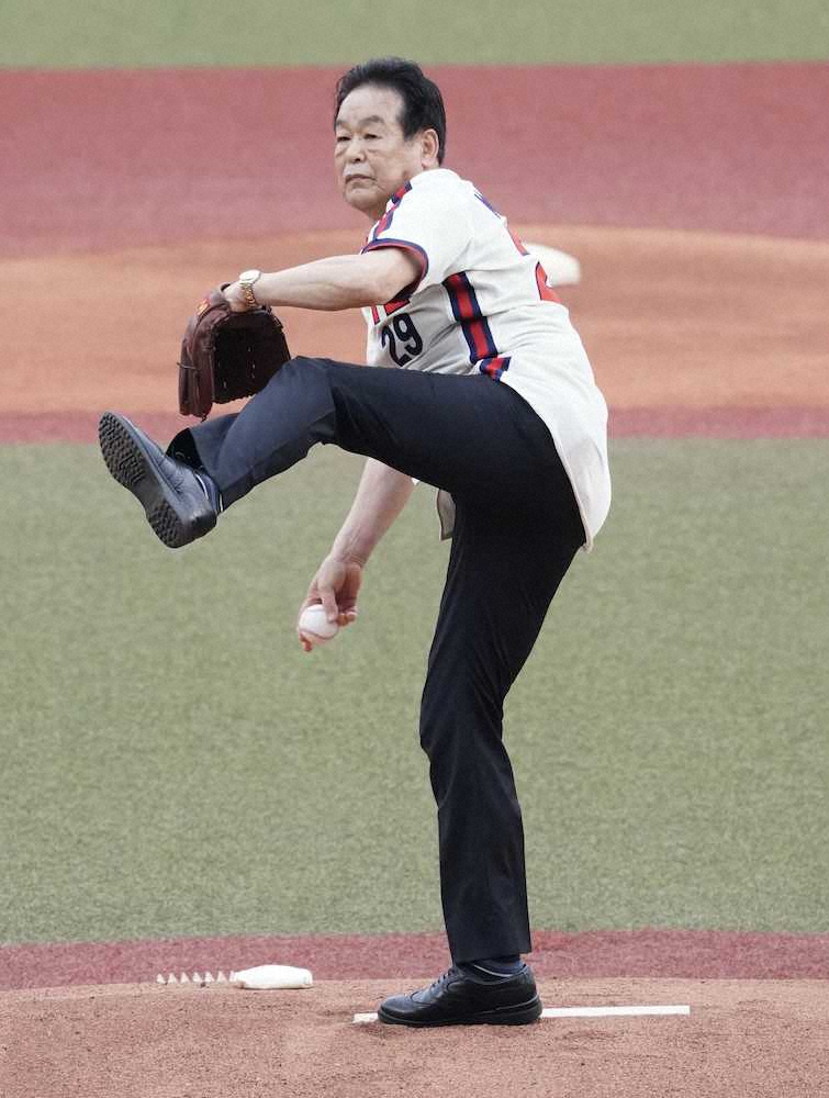 【画像・写真】マサカリ健在！70歳・村田兆治氏の速球始球式にスタンドどよめき