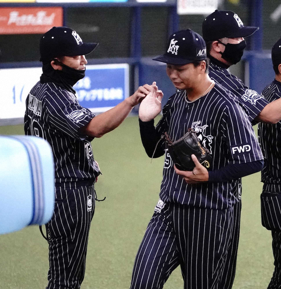 【画像・写真】オリックス・漆原　初登板初セーブ　継投でも中嶋監督代行が大胆起用