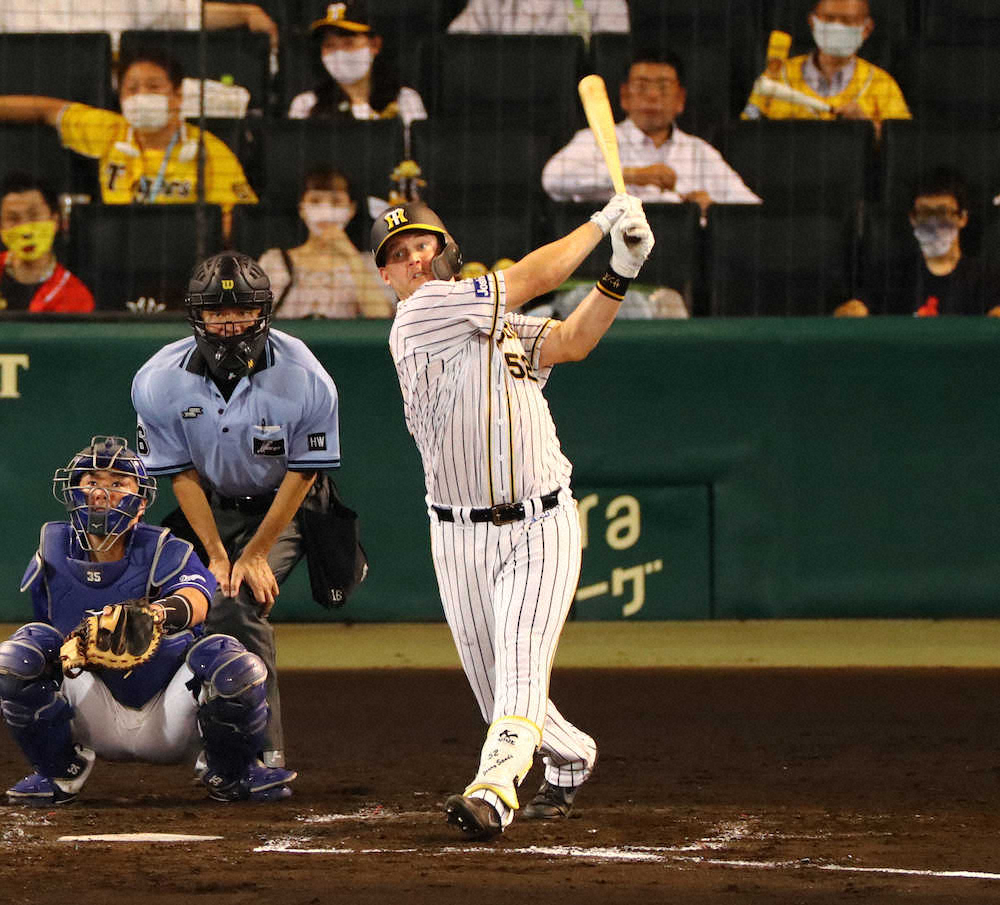【画像・写真】阪神・サンズ　4番で竜倒2発！　2桁本塁打はボーアとW達成、新助っ人コンビでは21年ぶり快挙