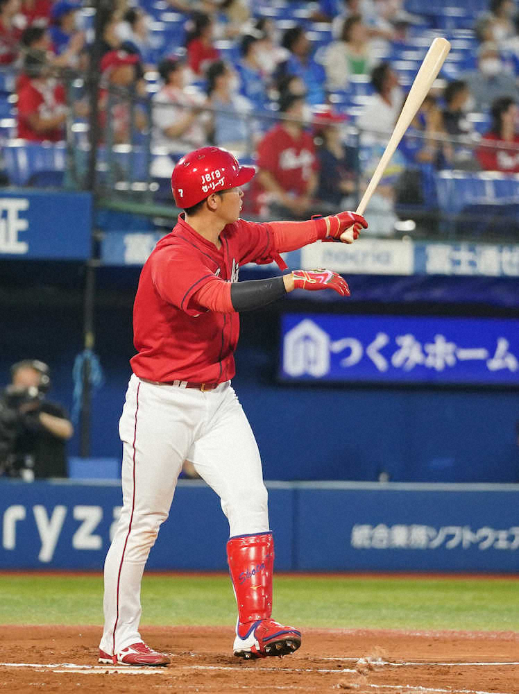 【画像・写真】広島・堂林　「割り切っていった」　井納の147キロ内角高めを12号