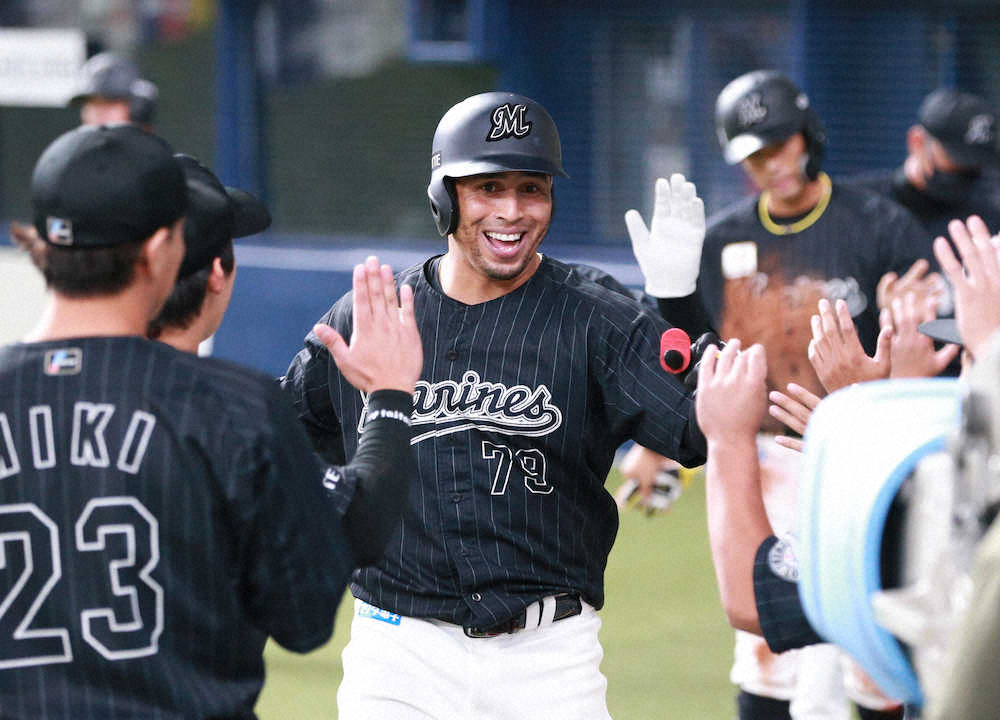 【画像・写真】ロッテ・マーティン　5階席へ連発「いいスイングができた」