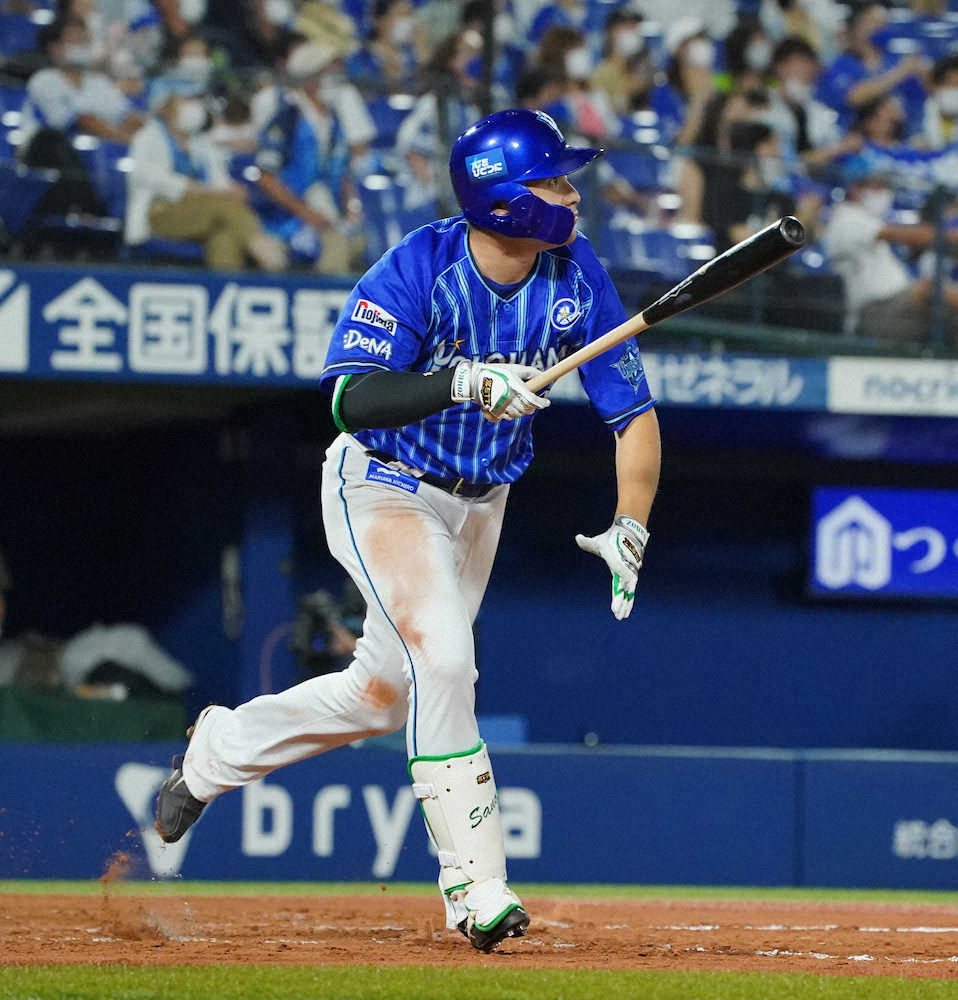 【画像・写真】DeNA佐野　電光掲示板直撃特大弾!4年目で初の10号「ここ数年目標にしてきたもの」